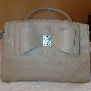 BETSEY JOHNSON Elegant Cream Bow Handbag